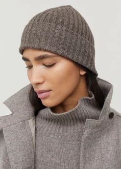 Alana yak beanie