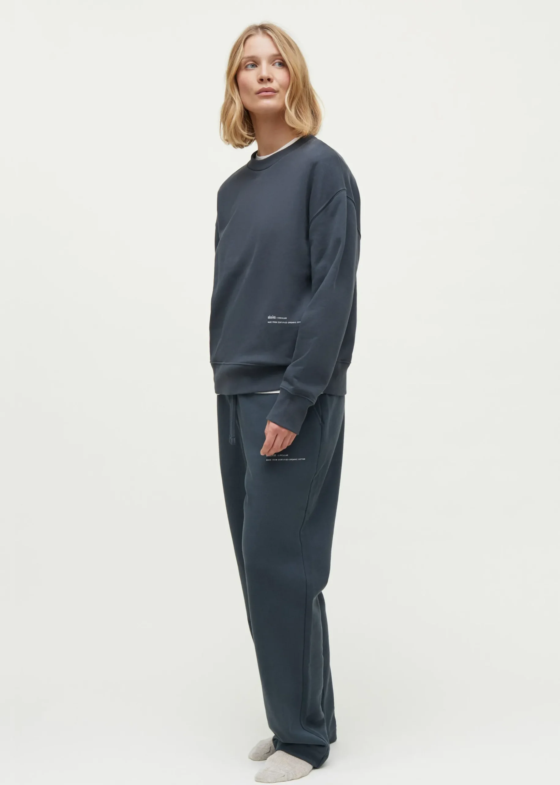Circular sweatshirt