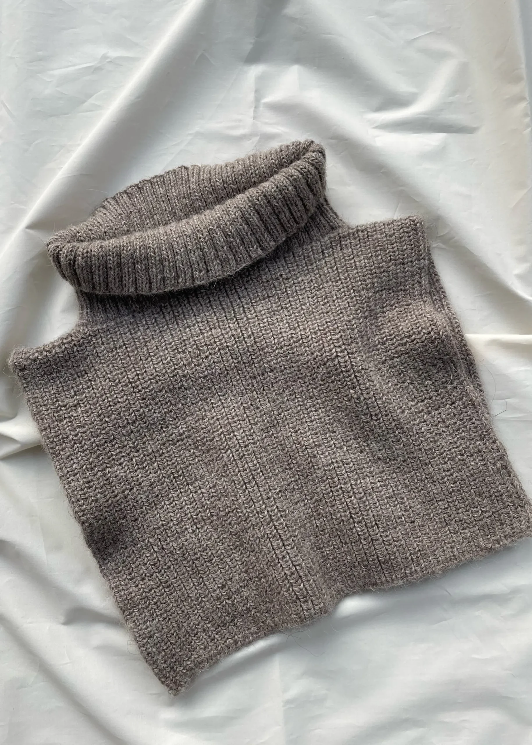 Enya neckwarmer - knitting pattern