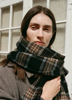 Kaya wool scarf